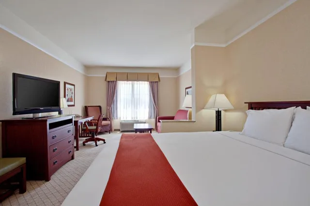 غرفة تنفيذية بسرير كوين، Holiday Inn Express Hotel Suites San Dimas 1/1
