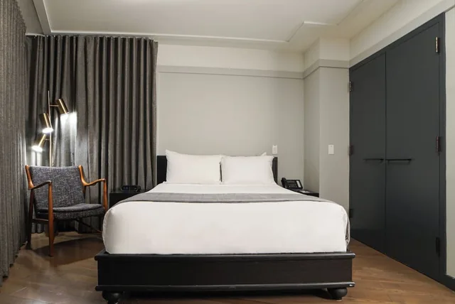 غرفة كلاسيكية بسرير كينج لذوي الإعاقة، The Tillary Hotel Brooklyn 1/3