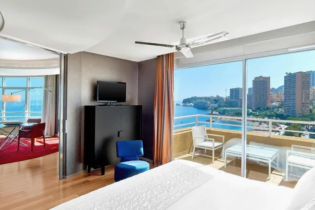 1 Bedroom, Presidential, Tower, Crystal, Suite, King Bed, Sea View, Balcony, Top Floor، Le Meridien Beach Plaza 1/2