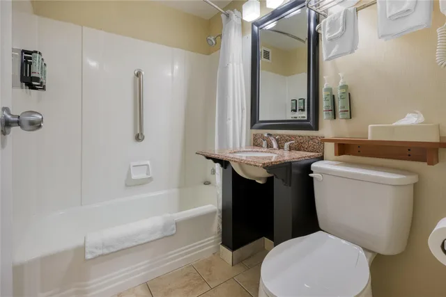 جناح بسرير كينج مع أريكة، Best Western The Inn At Rochester Airport 2/3