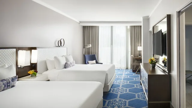 Fairmont, 2 Queen Beds، Fairmont El San Juan Hotel 1/2