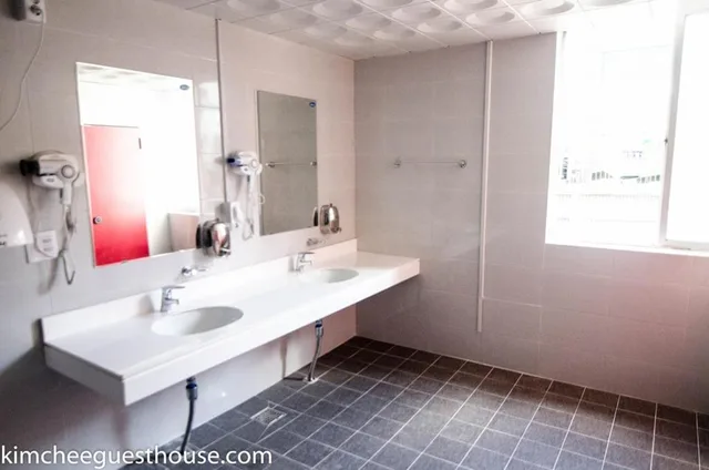 سكن مشترك بأربعة أسرّة للنساء، Kimchee Busan Downtown Guesthouse 2/3