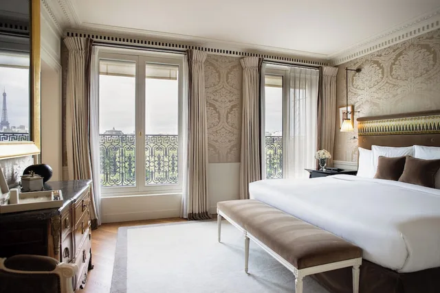 Eiffel, Suite, King Bed، La Reserve Paris Hotel And Spa 3/6