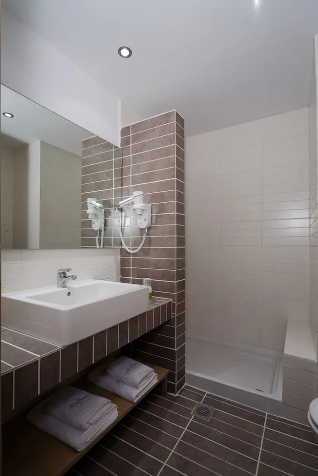 غرفة بسرير مزدوج أو سريرين منفصلين بإطلالة على البحر، Kythea Resort 7/7