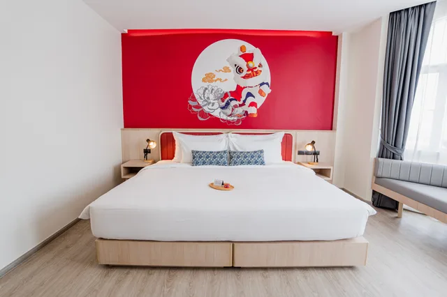 Deluxe Room [28 Sqm] King، Hotel Midtown Ratsada 1/7