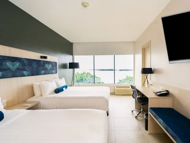 Premium, 2 Queen Beds, River Front، DoubleTree by Hilton Guayaquil 7/10