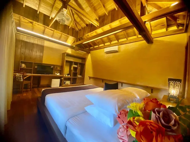 Wooden, Suite, Bungalow, King Bed, Veranda Natural Resort 2/2