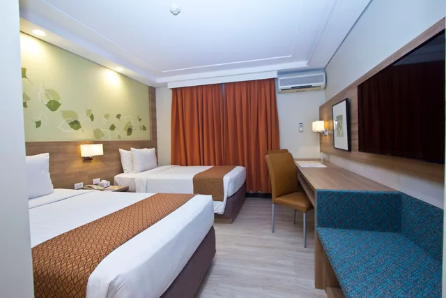 غرفة سوبيريور، Crown Regency Hotel Makati 1/2