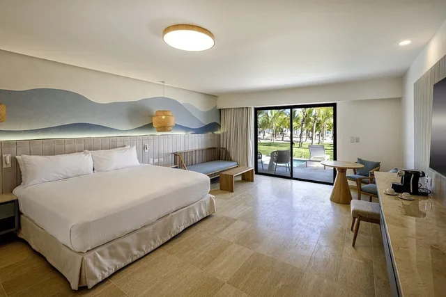 Splash, King Bed، Viva Miches by Wyndham, A Trademark All Inclusive Resort 3/10