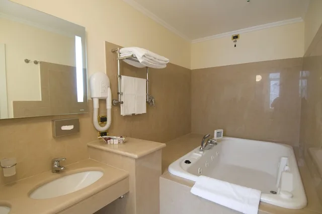 غرفة ديلوكس بسريرين منفصلين، Grand Hotel Piazza Borsa 3/3