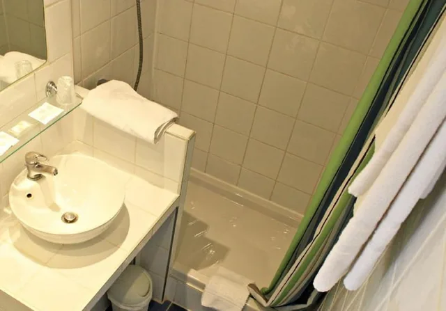 غرفة اقتصادية بسرير فردي، Azur Reims Hotel 2/2