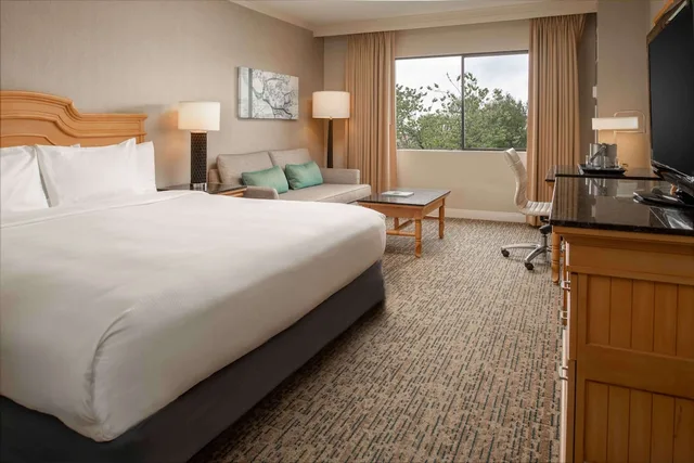 غرفة قياسية بسرير كينج، Doubletree By Hilton Sonoma Wine Country 2/7