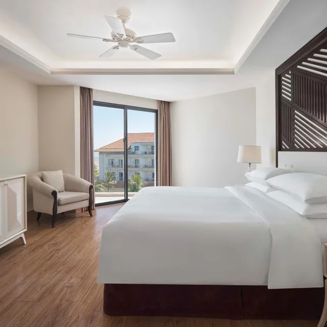 غرفة ديلوكس بسرير كينج بشرفة، Renaissance Hoi An Resort & Spa 5/10