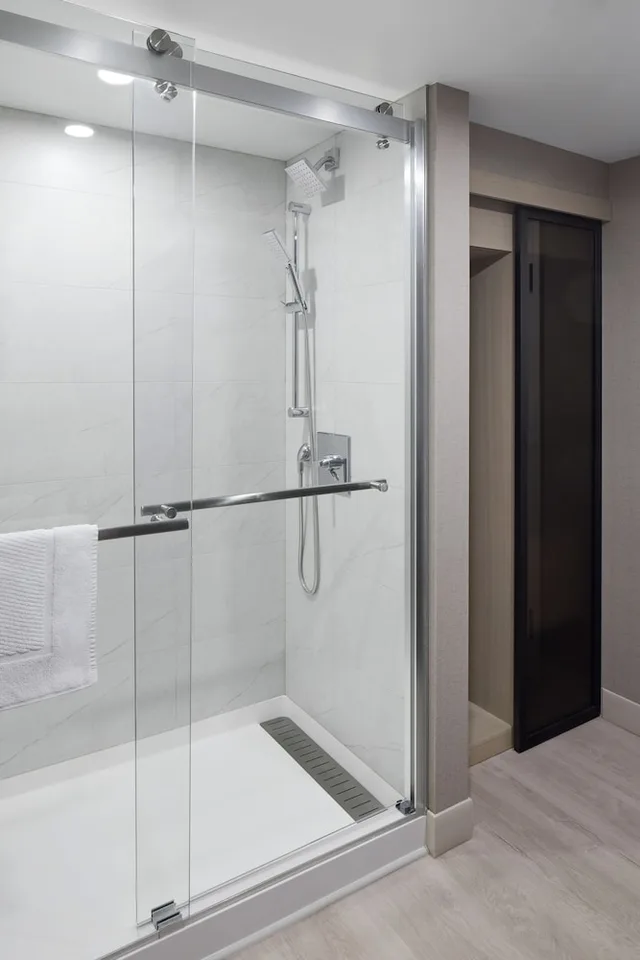 غرفة كلوب بسرير كينج، Toronto Airport Marriott 10/10