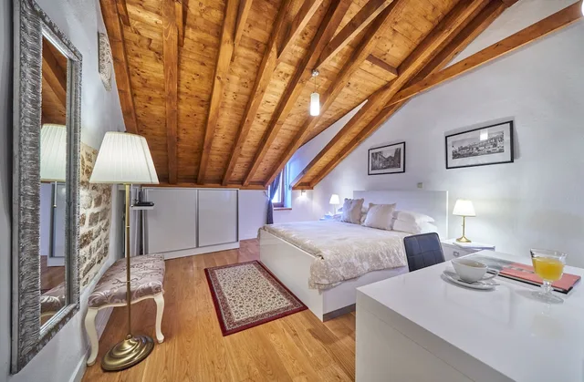 غرفة كومفورت بسرير كينج، Villa Split Heritage Hotel 6/8