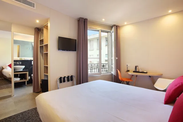 غرفة ديلوكس بسرير مزدوج أو سريرين منفصلين، Hotel Auguste 1/4