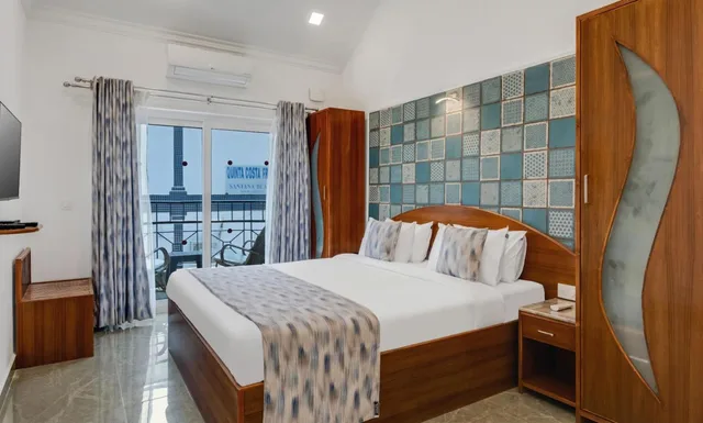 جناح، Santana Beach Resort 1/3