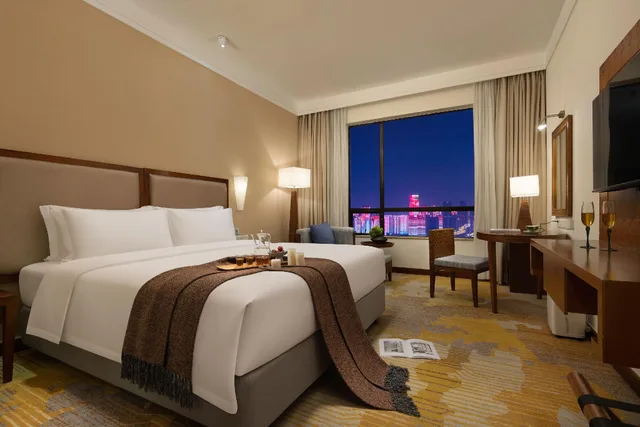 غرفة بسرير كينج بإطلالة على البحر، Baohua Harbour View Hotel 2/3