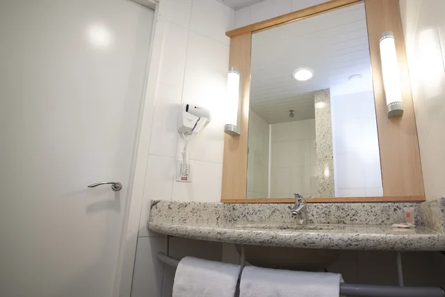 Standard, 1 Double and 1 Single Bed, Ibis Cascavel 6/6