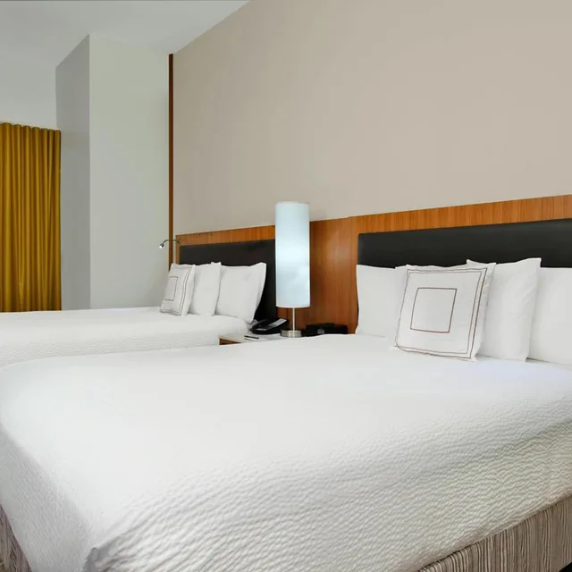 استوديو بسرير كوين مع أريكة لذوي الإعاقة، SpringHill Suites by Marriott Madera 1/7