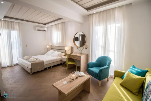Suite, Polis of Naxos 1/1