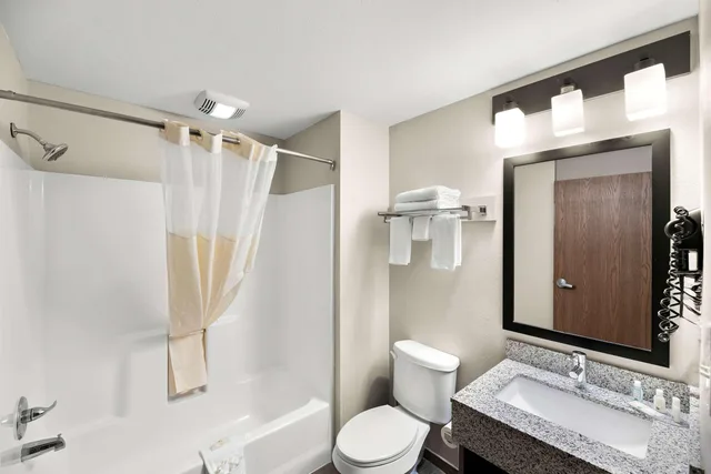 Room, King Bed, Quality Inn & Suites Big Spring 6/7