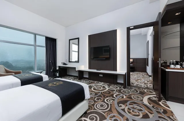 جناح عائلي بسرير كينج وسريرين منفصلين، Raia Hotel & Convention Centre Kuching 7/8