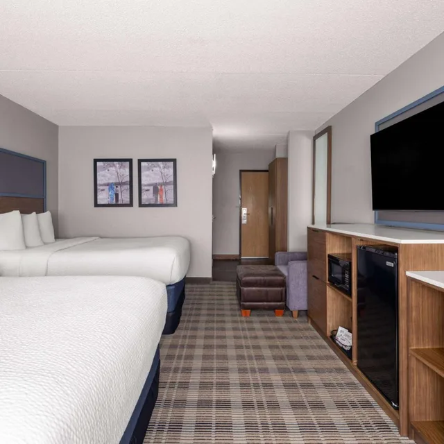 غرفة ديلوكس بسرير كوين لذوي الإعاقة، AmericInn by Wyndham Shakopee Near Canterbury Park 1/9