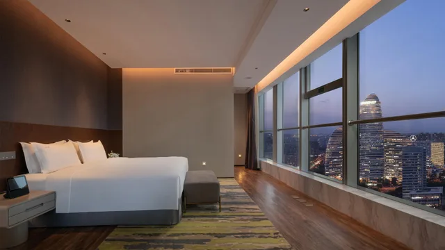 جناح بإطلالة، Holiday Inn Focus Square 1/2
