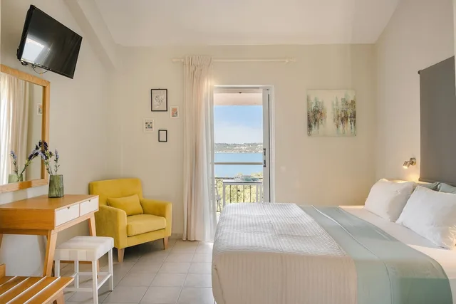 غرفة سوبيريور بسرير كينج بإطلالة على البحر بغرفة نوم واحدة، Panorama Fanari Studios Apartments 6/10