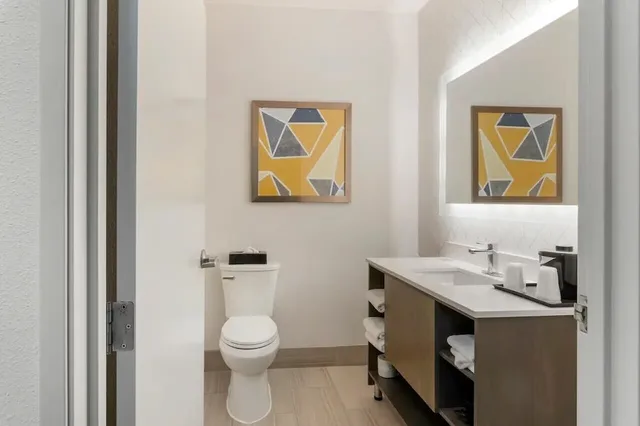 جناح بسرير كينج، Comfort Suites Elgin Northwest 6/8