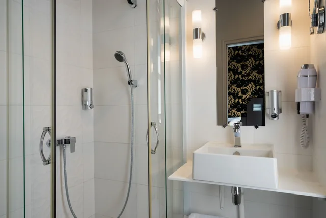 غرفة عائلية ثلاثية بسرير كوين وسرير فردي، Hotel Voltaire Opera Nantes 3/3