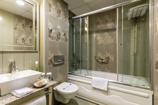 غرفة ديلوكس ثلاثية بغرفة نوم واحدة، Hotel Amira Istanbul 6/8