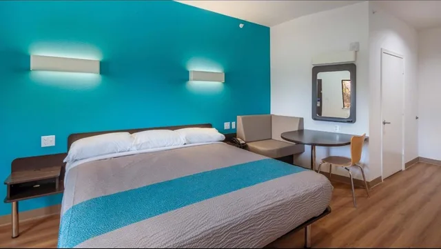جناح، Motel6 Channelview, TX 4/10