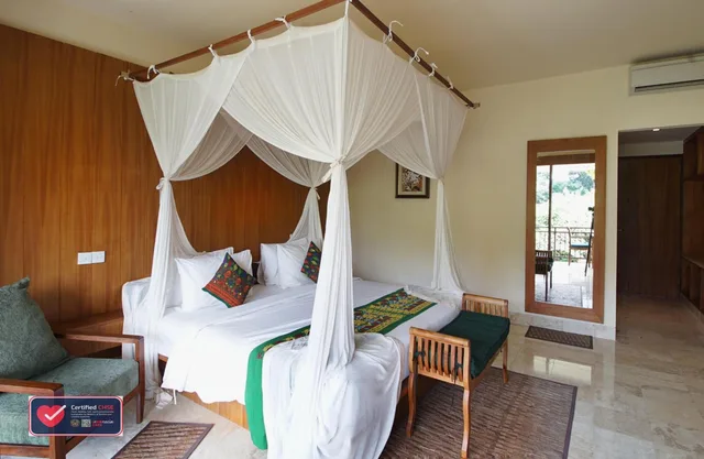 غرفة بسرير كينج بشرفة، Sapodilla Ubud 3/10