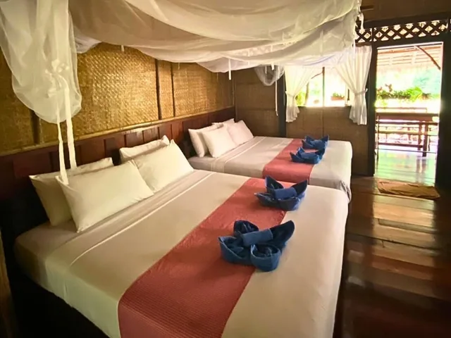 Vibe, Jungle, Quadruple, 2 Queen Beds، River Kwai Jungle Rafts 1/3