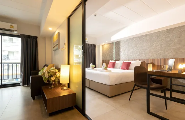 جناح بسرير كينج، The Home Hotel 4/10