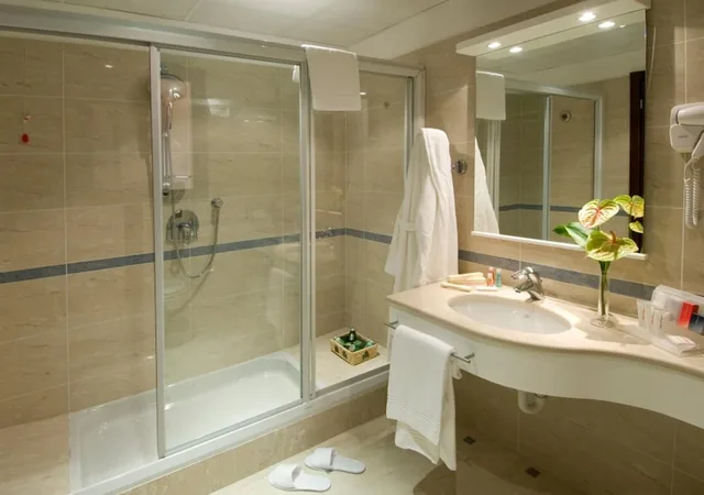 غرفة قياسية ثلاثية بثلاثة أسرّة، As Hotel Cambiago 4/4