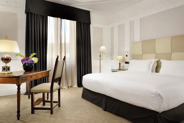 غرفة ديلوكس ثلاثية بسرير كينج وسرير فردي، Splendide Royal Hotel 2/3