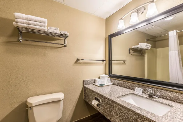 غرفة قياسية بسريرين كوين، Quality Inn West Plains MO 2/2