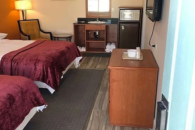 غرفة بسريرين كوين لذوي الإعاقة، Howard Johnson by Wyndham Ridgecrest, CA 2/10