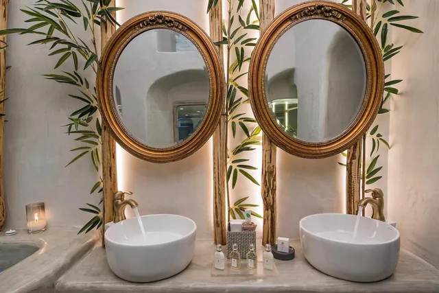 Cave, Grand, Suite, Caldera View, Outdoor Jetted Tub، Athina Luxury Suites 3/4