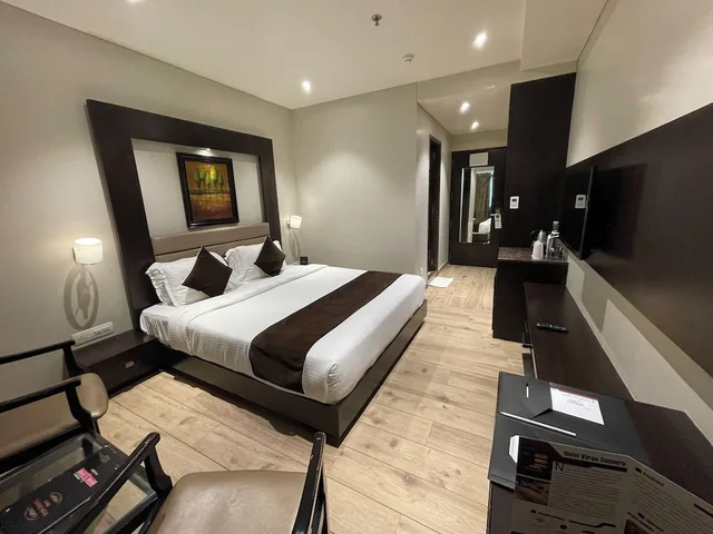 غرفة بريميير بسرير كينج، Hotel Virgo Sumeru 2/3