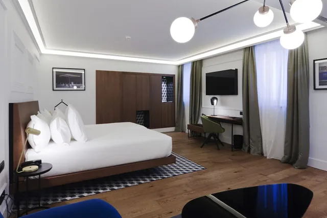 غرفة بريميوم بسريرين منفصلين بإطلالة على الفناء، Hotel One Shot Reina Victoria 1/5