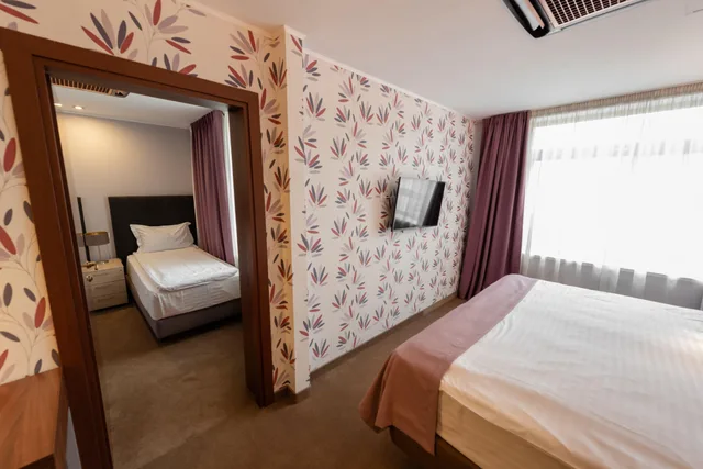 جناح بغرفتي نوم، Wyndham Cluj 2/2