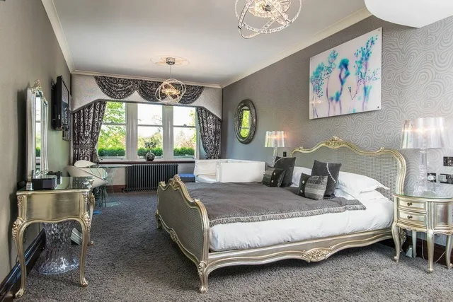 Super, Luxury, Suite, King Bed, Hot Tub، Windermere Suites 1/4