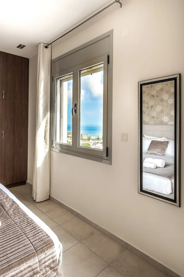 4 Bedrooms, 1 King and 2 Queen Beds, Sea View, Aroma Villas 5/8