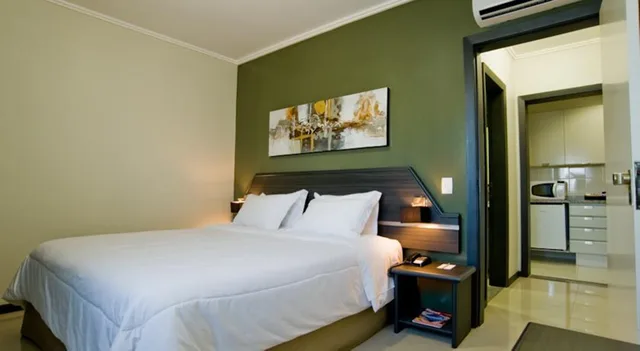غرفة فاخرة بسرير كوين، Wyndham Golden Foz 2/2