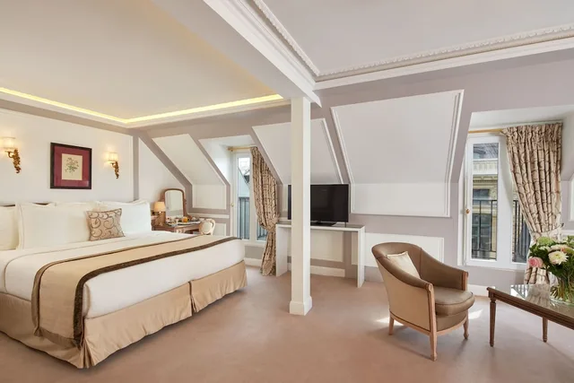 Junior Suite, King Bed, Eiffel View، Hotel Regina Louvre 1/10