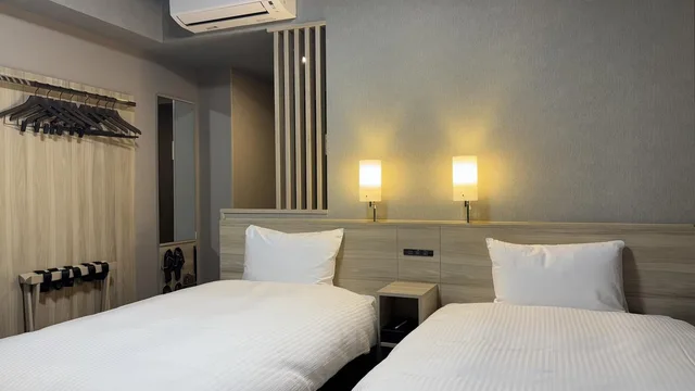 غرفة قياسية بسريرين منفصلين، Hotel Route Inn Okayama Maniwa 1/1